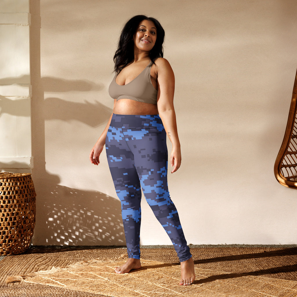 Navy digital camouflage yoga leggings, slim fit with all-over pixel print.