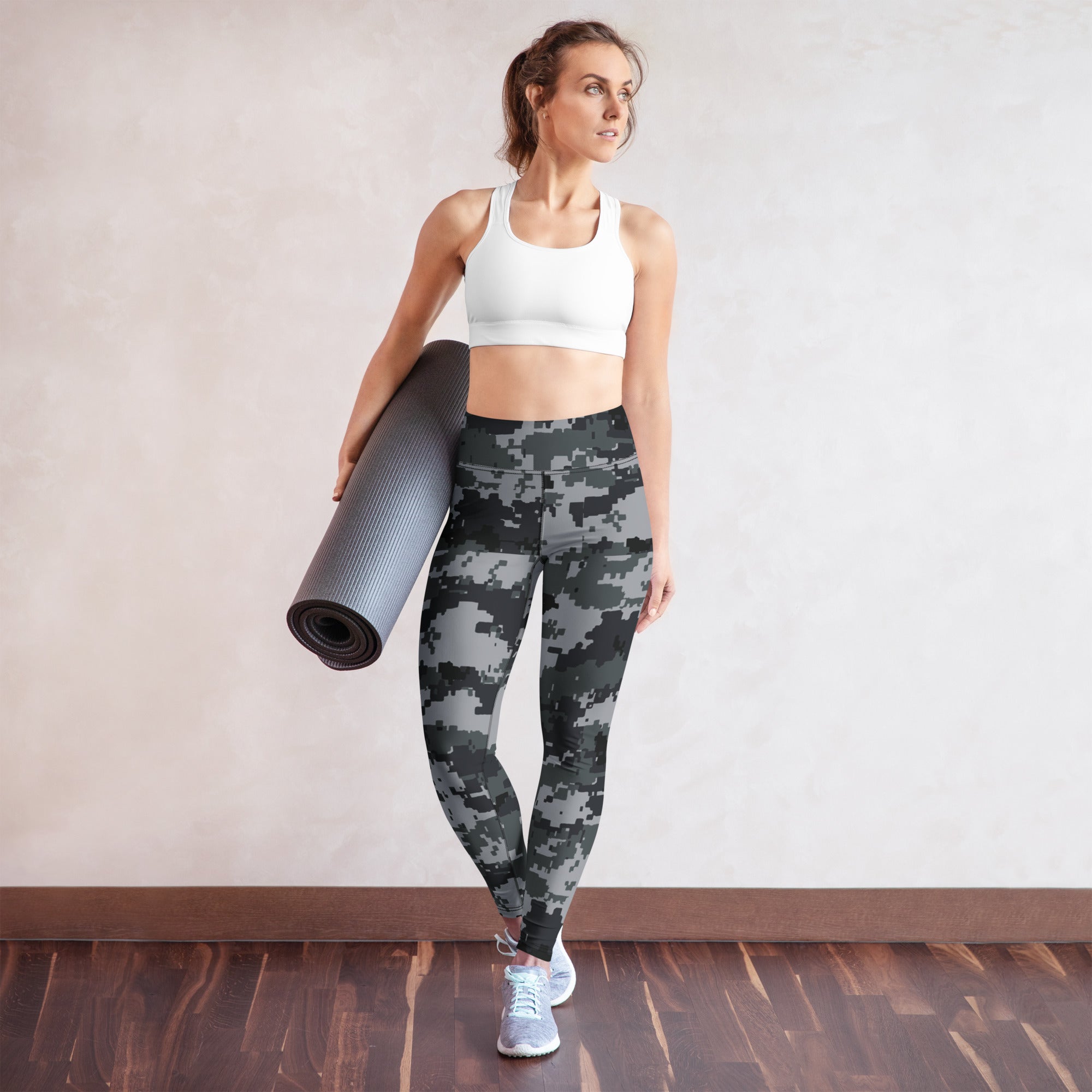 Digital camo yoga leggings with high-rise waistband, full length, gray and black pattern