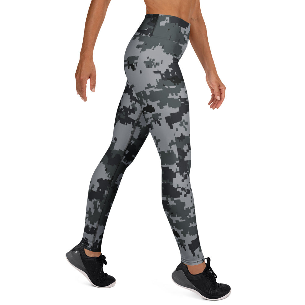 Women’s digital camo yoga leggings, tapered legs, high-rise waist, side view