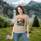 Hiking graphic T-shirt in light beige with “Beautiful Views, Zero Stars” chest print